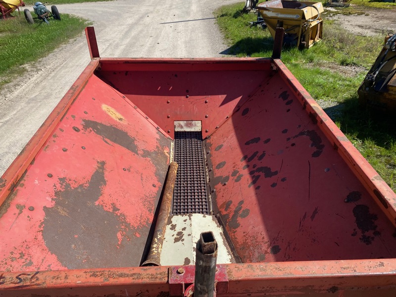 Chemical/Fertilizer Application  Lilliston Speed-Spred Fertilizer Spreader - 1 Ton Photo
